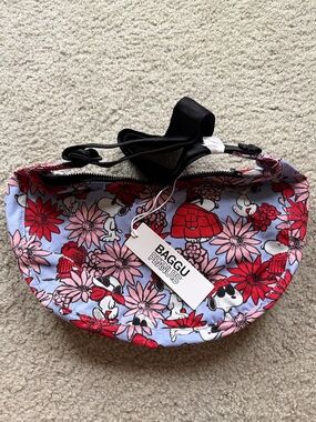 BAGGU Medium Nylon Crescent Bag - Floral Snoopy NWT
